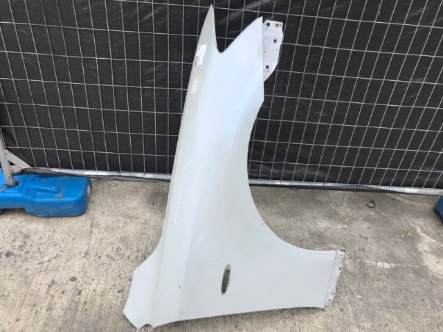 Lexus IS250 GSE20 2008-2010 RF Guard/Fender