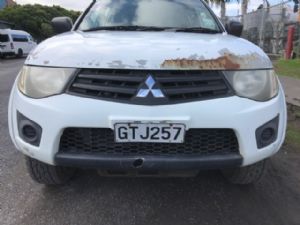 Mitsubishi Triton KB4 4wd